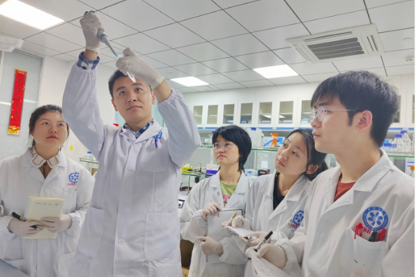 新型DNA甲基化抑制剂有望破解白血病耐药难题(图1) 新型DNA甲基化抑制剂有望破解白血病耐药难题(图1)